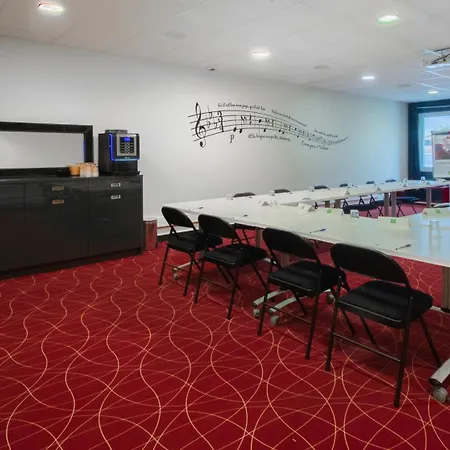 Ibis Styles Toulouse Aéroport Hotel 3*